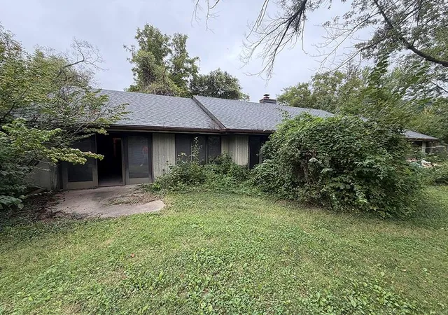 Photo 3 of Single family home for sale at 1405 Lynwood Ct, Liberty, MO 64068 | MLS# 2643136 | Listing updated on 2026-09-22