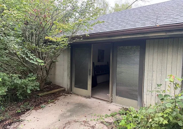 Photo 4 of Single family home for sale at 1405 Lynwood Ct, Liberty, MO 64068 | MLS# 2643136 | Listing updated on 2026-09-22