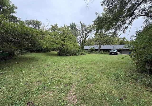 Photo 99 of Single family home for sale at 1405 Lynwood Ct, Liberty, MO 64068 | MLS# 2643136 | Listing updated on 2026-10-20