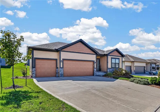 Photo 1 of Single family home for sale at 13755 NW 75th Street, Kansas City, MO 64152 | MLS# 2643138 | Listing updated on 2026-10-01