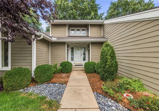 Photo 3 of Single family home for sale at 2012 W 123rd Terrace, Leawood, KS 66209 | MLS# 2643149 | Listing updated on 2026-09-26