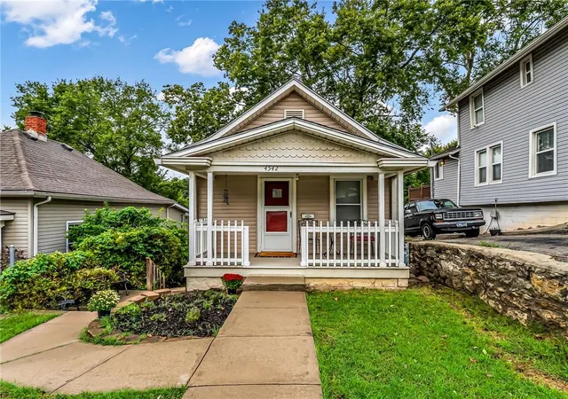 Photo 1 of Single family home for sale at 4542 State Line Rd, Kansas City, KS 66103 | MLS# 2643150 | Listing updated on 2026-09-22