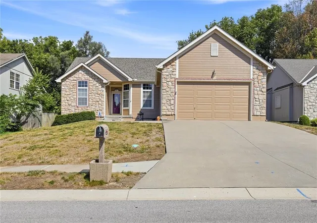 Photo 1 of Single family home for sale at 1513 Ne Craigievar Dr, Blue Springs, MO 64014 | MLS# 2643156 | Listing updated on 2026-09-28