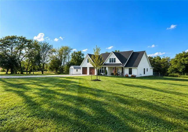 Photo 2 of Sale Pending at 1003 Southeast 750th Rd, Windsor, MO 65360 | MLS# 2643167 | Listing updated on 2026-09-30