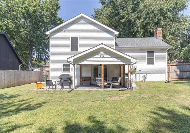 Photo 3 of Single family home for sale at 1829 152nd Circle E, Olathe, KS 66062 | MLS# 2643179 | Listing updated on 2026-10-09