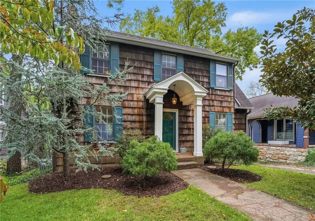 Photo 1 of Sale Pending at 1421 W 50th Terrace, Kansas City, MO 64112 | MLS# 2643180 | Listing updated on 2026-10-06