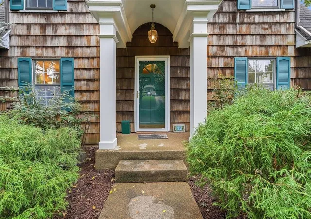 Photo 3 of Sale Pending at 1421 W 50th Terrace, Kansas City, MO 64112 | MLS# 2643180 | Listing updated on 2026-10-06