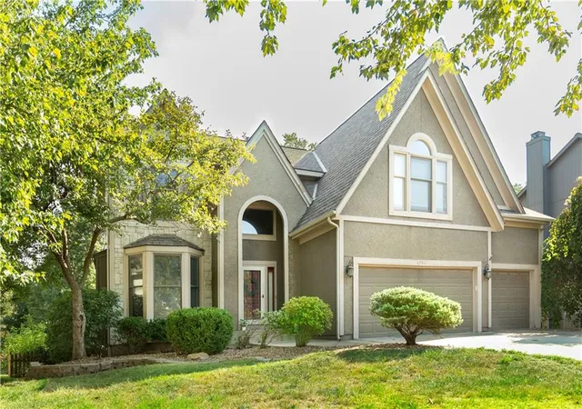 Single family home for sale at 7911 W 131st Terrace, Overland Park, KS 66213 | MLS# 2643182