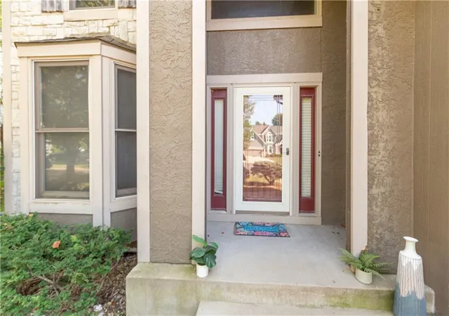 Photo 1 of Single family home for sale at 7911 W 131st Terrace, Overland Park, KS 66213 | MLS# 2643182 | Listing updated on 2026-10-05