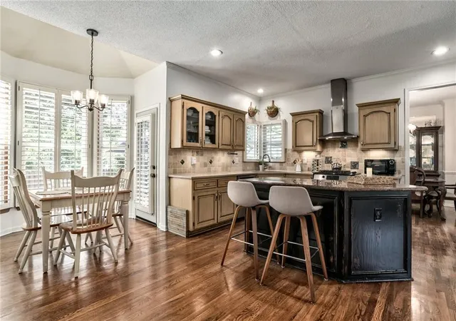 Photo 3 of Single family home for sale at 8901 W 125th Terrace, Overland Park, KS 66213 | MLS# 2643184 | Listing updated on 2026-09-26