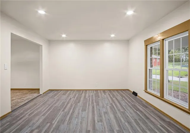Photo 4 of Single family home for sale at 4806 Stonecrest Ter, Saint Joseph, MO 64506 | MLS# 2643185 | Listing updated on 2026-10-20