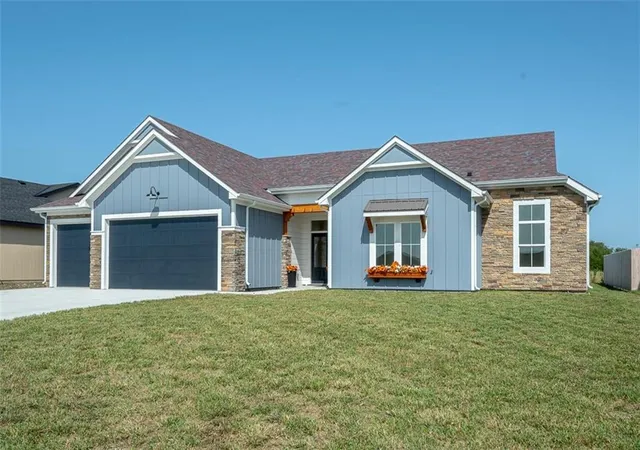 Photo 1 of Single family home for sale at 1018 Bluestem Cir, Baldwin City, KS 66006 | MLS# 2643186 | Listing updated on 2026-09-27