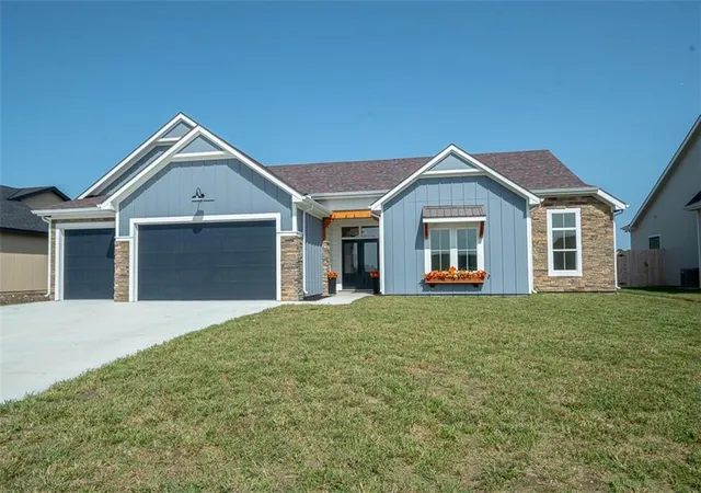 Photo 2 of Single family home for sale at 1018 Bluestem Cir, Baldwin City, KS 66006 | MLS# 2643186 | Listing updated on 2026-09-27