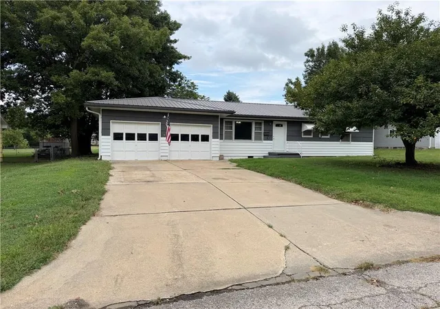 Single family home for sale at 237 Kaw Ave, Garnett, KS 66032 | MLS# 2643189