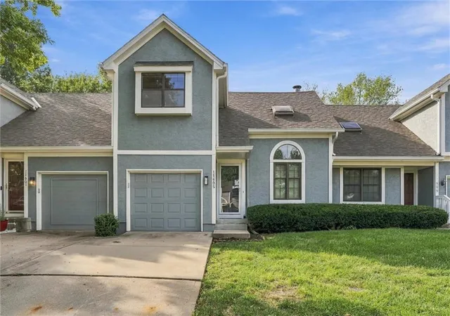 Townhouse for sale at 11605 W 113th Street, Overland Park, KS 66210 | MLS# 2643191