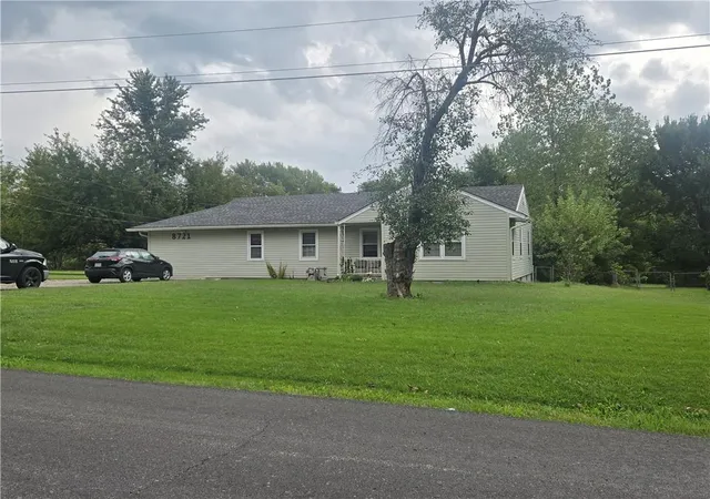 Photo 1 of Single family home for sale at 8721 Elm Ave, Raytown, MO 64138 | MLS# 2643192 | Listing updated on 2026-09-21