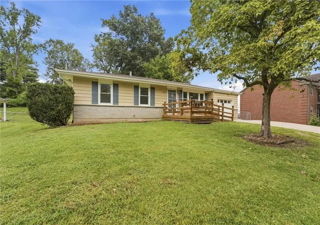 Photo 2 of Single family home for sale at 2404 Ne Shady Ln Dr, Kansas City, MO 64118 | MLS# 2643197 | Listing updated on 2026-09-26