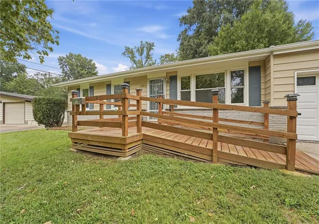 Photo 3 of Single family home for sale at 2404 Ne Shady Ln Dr, Kansas City, MO 64118 | MLS# 2643197 | Listing updated on 2026-09-26