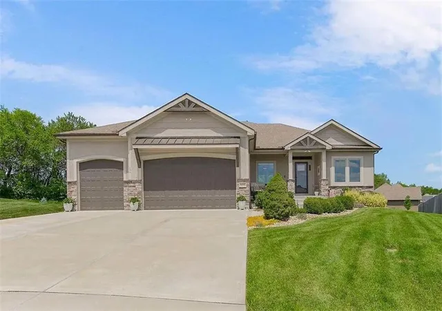 Single family home for sale at 9305 SW Sushi Cir, Lees Summit, MO 64064 | MLS# 2643201
