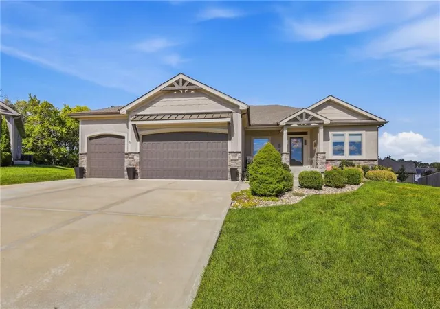 Photo 3 of Single family home for sale at 9305 Sw Sushi Cir, Lees Summit, MO 64064 | MLS# 2643201 | Listing updated on 2026-09-26
