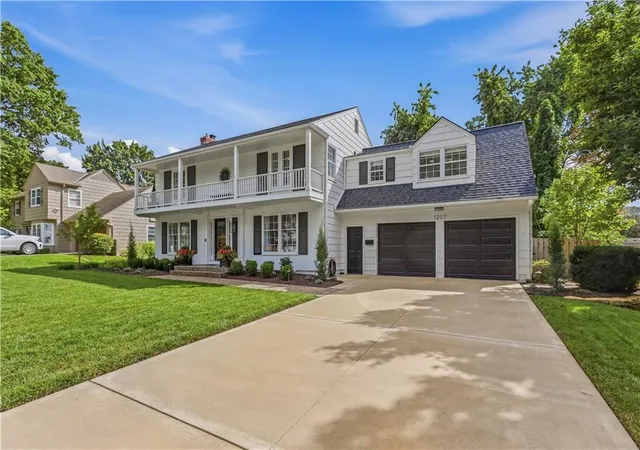 Photo 2 of Sale Pending at 1207 W 67th Terrace, Kansas City, MO 64113 | MLS# 2643207 | Listing updated on 2026-09-26