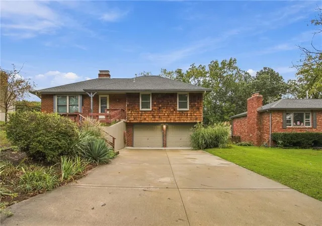 Photo 1 of Sale Pending at 6009 N Wyandotte St, Kansas City, MO 64118 | MLS# 2643219 | Listing updated on 2026-10-04