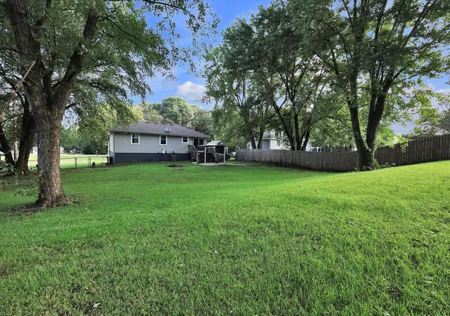 Photo 3 of Sale Pending at 302 W Swenson Dr, Savannah, MO 64485 | MLS# 2643221 | Listing updated on 2026-10-02