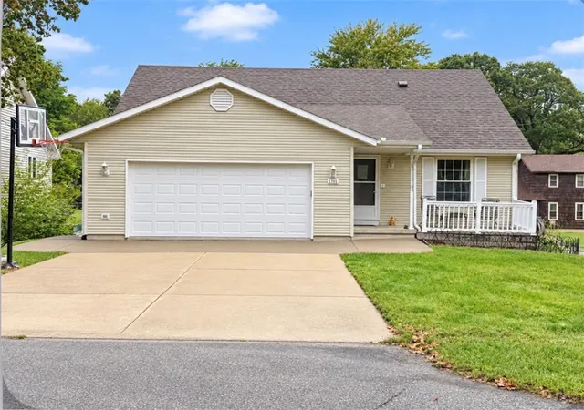 Photo 1 of Single family home for sale at 426 Lawn Ave, Maryville, MO 64468 | MLS# 2643229 | Listing updated on 2026-09-22