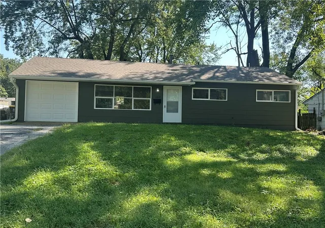 Single family home for sale at 11217 Bristol Ter, Kansas City, MO 64134 | MLS# 2643233