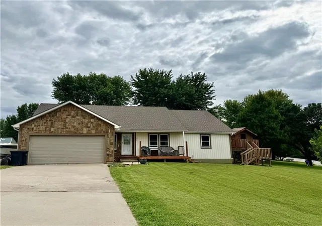 Photo 1 of Single family home for sale at 507 Shawn Crst Ln, Richmond, MO 64085 | MLS# 2643236 | Listing updated on 2026-10-01