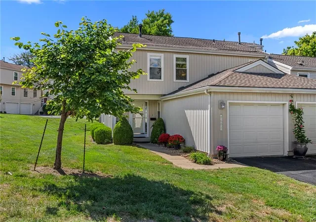 Townhouse for sale at 8601 W 108th Place, Overland Park, KS 66210 | MLS# 2643237