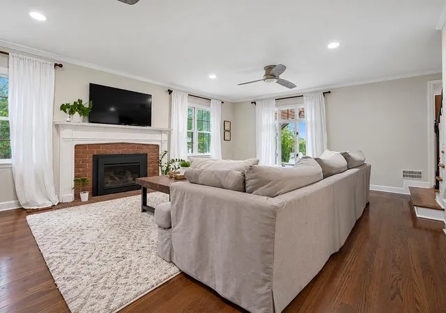Photo 4 of Single family home for sale at 128 W Terrace Trl, Lake Quivira, KS 66217 | MLS# 2643240 | Listing updated on 2026-10-07
