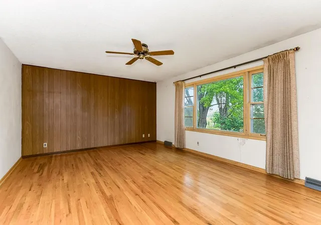 Photo 3 of Single family home for sale at 16623 Fort Riley Rd, Leavenworth, KS 66048 | MLS# 2643243 | Listing updated on 2026-10-04
