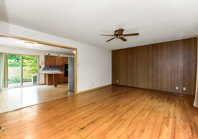 Photo 3 of Single family home for sale at 16623 Fort Riley Rd, Leavenworth, KS 66048 | MLS# 2643243 | Listing updated on 2026-10-04