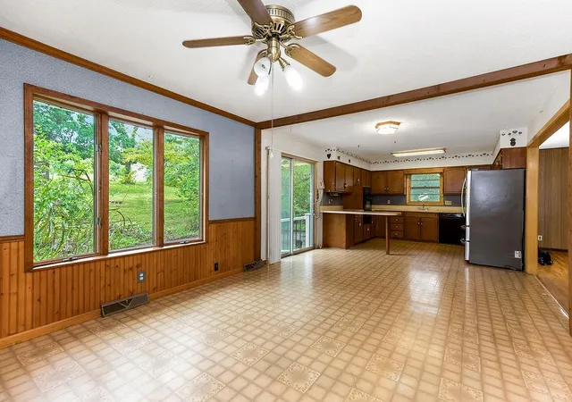 Photo 4 of Single family home for sale at 16623 Fort Riley Rd, Leavenworth, KS 66048 | MLS# 2643243 | Listing updated on 2026-10-04