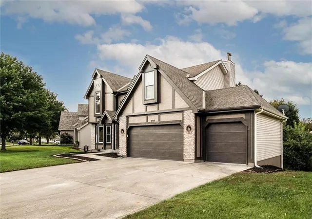 Photo 1 of Single family home for sale at 4005 Ne 61st Terrace, Kansas City, MO 64119 | MLS# 2643244 | Listing updated on 2026-10-08