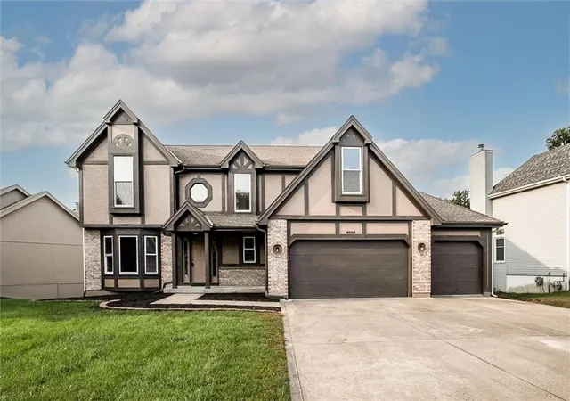 Photo 2 of Single family home for sale at 4005 Ne 61st Terrace, Kansas City, MO 64119 | MLS# 2643244 | Listing updated on 2026-10-08