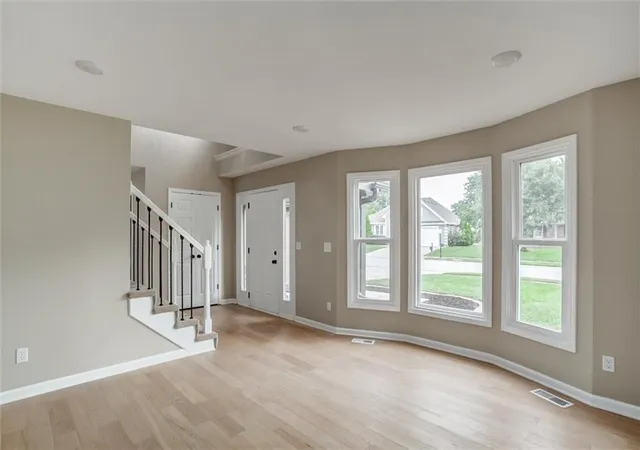 Photo 4 of Single family home for sale at 4005 NE 61st Terrace, Kansas City, MO 64119 | MLS# 2643244 | Listing updated on 2026-10-08