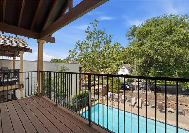 Photo 1 of Condo for sale at 4727 Jarboe St #95, Kansas City, MO 64112 | MLS# 2643245 | Listing updated on 2026-09-22