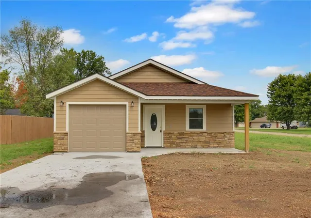 Photo 1 of Single family home for sale at 1301 Partridge Ave, Parsons, KS 67357 | MLS# 2643246 | Listing updated on 2026-09-22