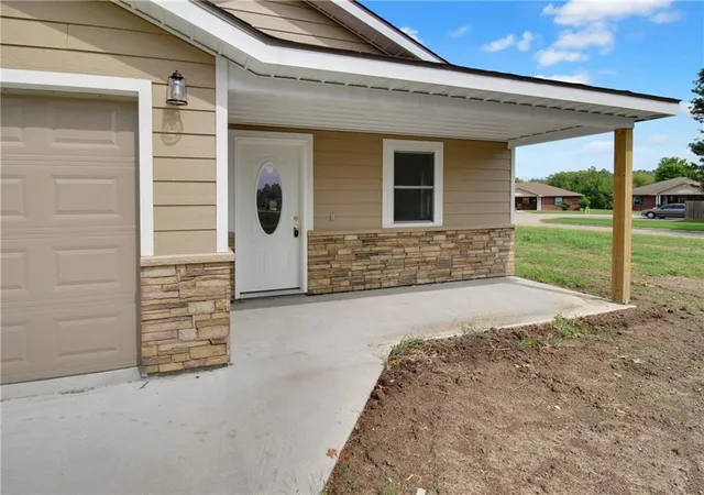 Photo 2 of Single family home for sale at 1301 Partridge Ave, Parsons, KS 67357 | MLS# 2643246 | Listing updated on 2026-09-22