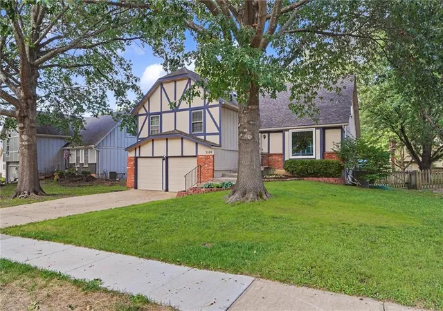 Photo 1 of Single family home for sale at 2100 E Sleepy Holw Dr, Olathe, KS 66062 | MLS# 2643258 | Listing updated on 2026-10-20
