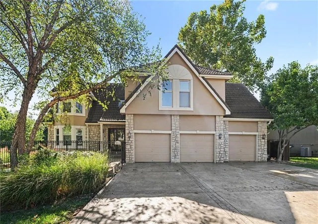 Photo 1 of Single family home for sale at 9913 W 125th Terrace, Overland Park, KS 66213 | MLS# 2643262 | Listing updated on 2026-10-17