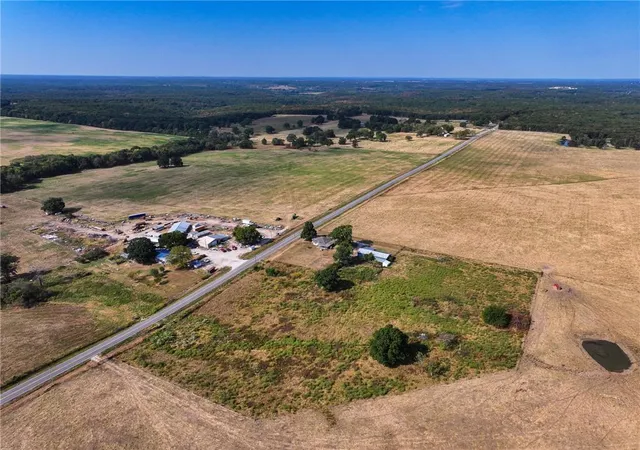 Photo 4 of Single family home for sale at 11795 SE Tt Hwy, Osceola, MO 64776 | MLS# 2643271 | Listing updated on 2026-09-21