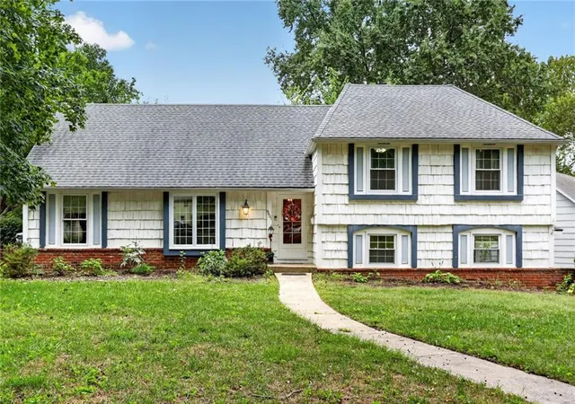 Photo 1 of Single family home for sale at 9601 W 97th Street, Overland Park, KS 66212 | MLS# 2643272 | Listing updated on 2026-10-03