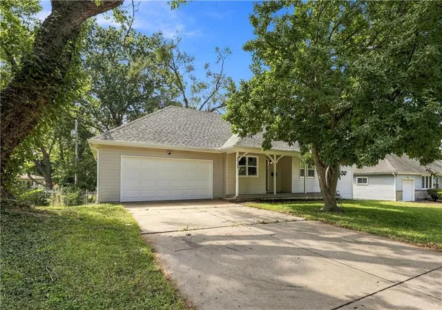 Photo 3 of Single family home for sale at 9509 E 79th Street, Raytown, MO 64138 | MLS# 2643273 | Listing updated on 2026-09-27