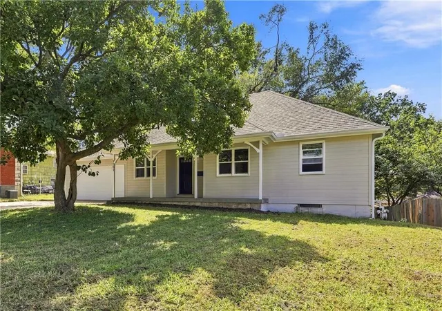 Photo 3 of Single family home for sale at 9509 E 79th Street, Raytown, MO 64138 | MLS# 2643273 | Listing updated on 2026-09-27