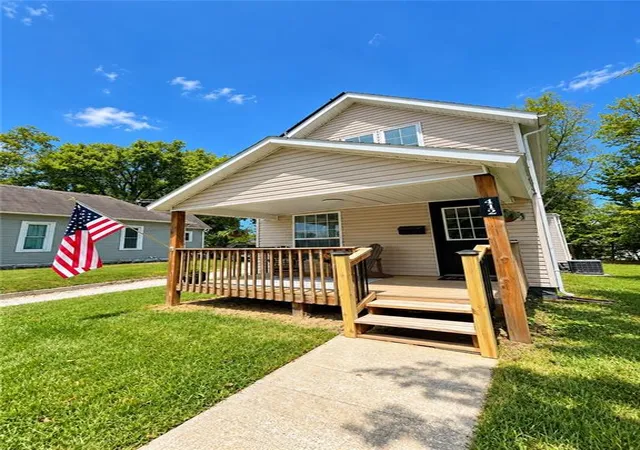 Photo 2 of Single family home for sale at 412 N Washington St, Warrensburg, MO 64093 | MLS# 2643276 | Listing updated on 2026-10-02