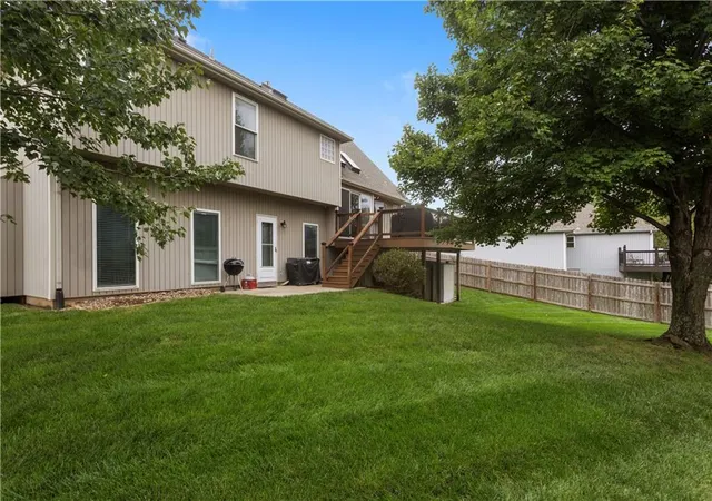 Photo 2 of Sale Pending at 8423 N Paris Ct, Kansas City, MO 64153 | MLS# 2643280 | Listing updated on 2026-10-05