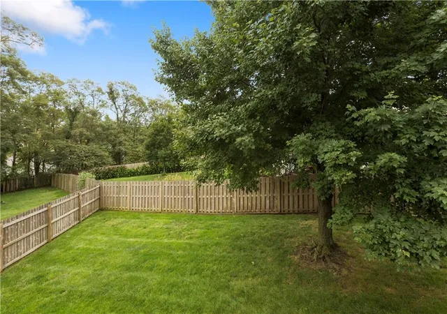 Photo 4 of Sale Pending at 8423 N Paris Ct, Kansas City, MO 64153 | MLS# 2643280 | Listing updated on 2026-10-05